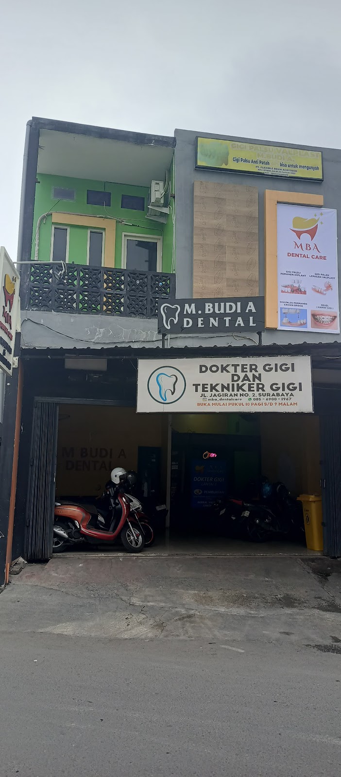 Pemeriksaan gigi oleh dokter gigi MBA Dental Care